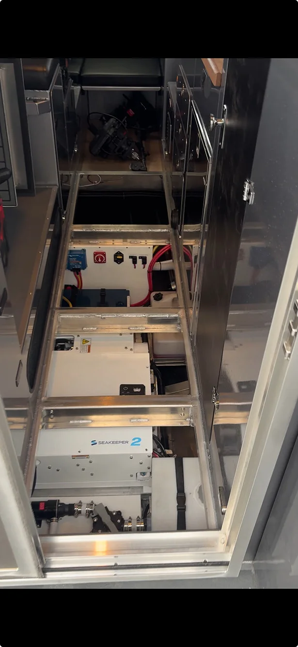 Everett Yacht Service | Seakeeper North River 32' Offshore